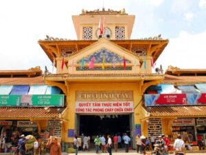 The Ultimate Saigon Cultural Pulse: 1-Day Heritage & Cholon Explorer