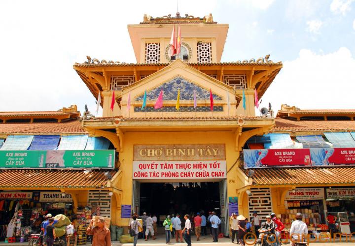 The Ultimate Saigon Cultural Pulse: 1-Day Heritage & Cholon Explorer